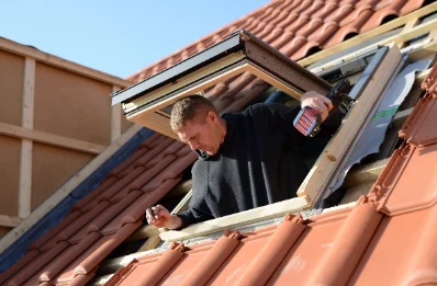 Pose de fenêtres de toit Velux à Arnaud-Guilhem